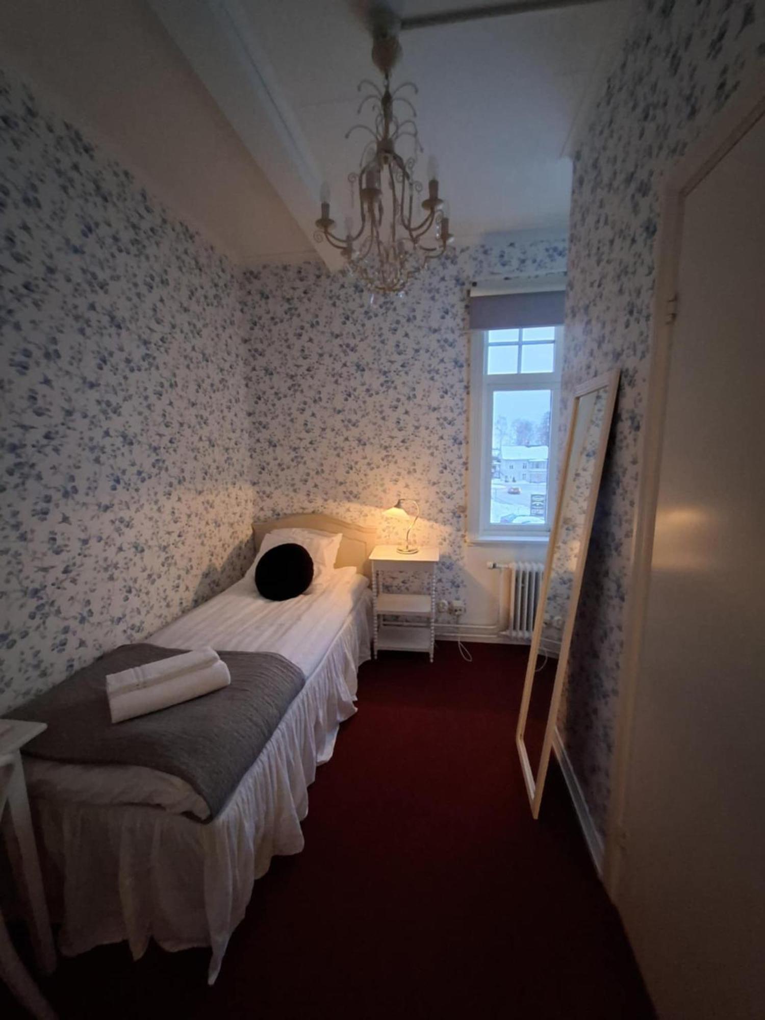 טורסבי Hotell Oernen מראה חיצוני תמונה