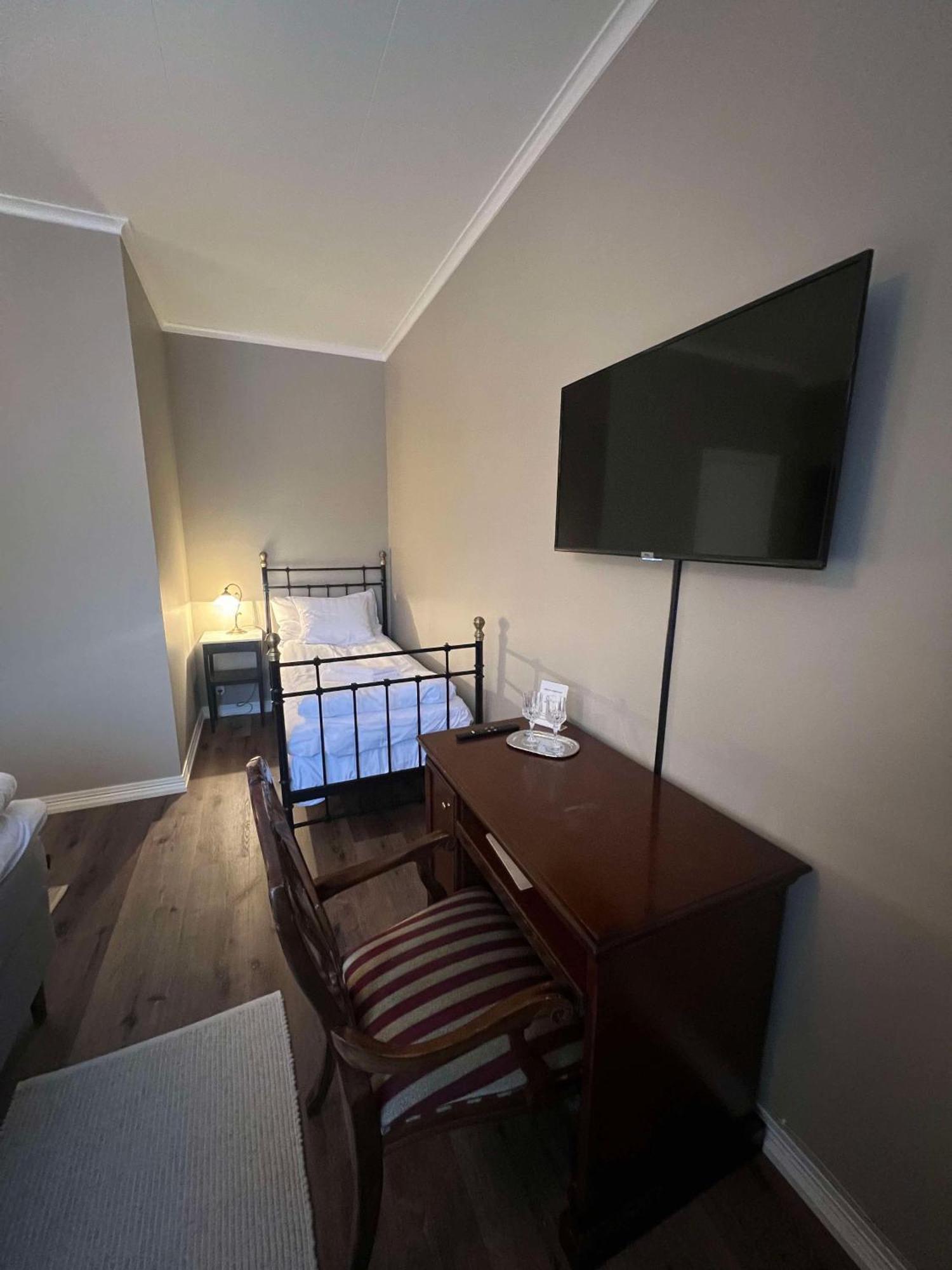 טורסבי Hotell Oernen מראה חיצוני תמונה